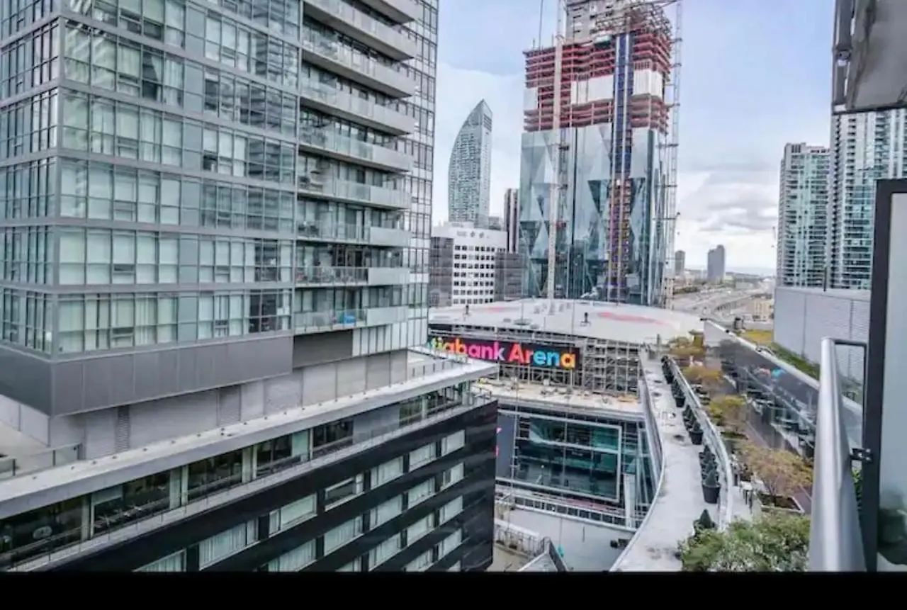 Apartment Sky View Condos Toronto